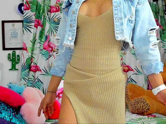 Live sex webcam photo for HannahTight #273879536