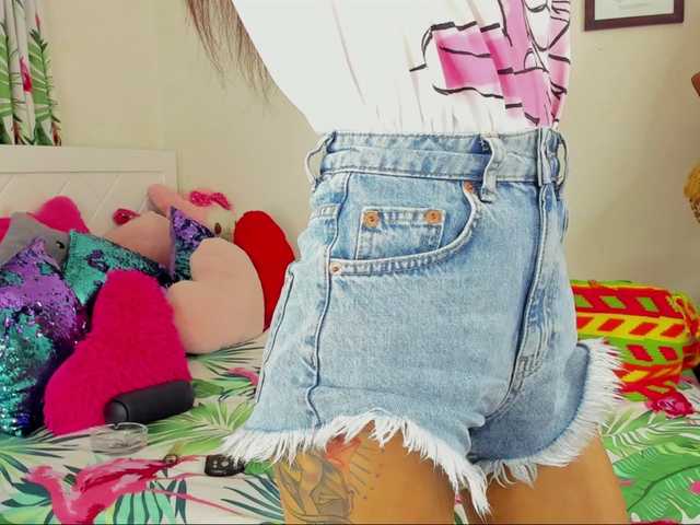 Live sex webcam photo for HannahTight #275670727