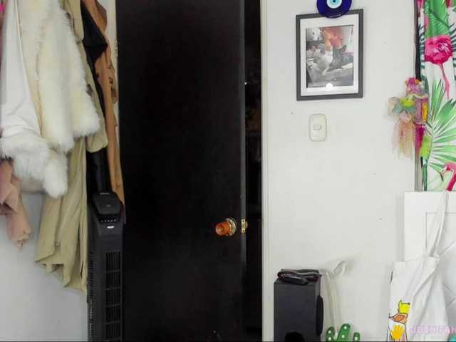 Live sex webcam photo for HannahTight #275766564