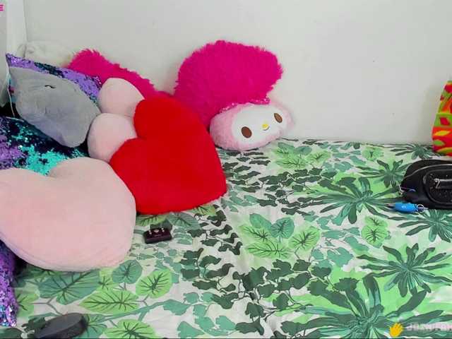 Live sex webcam photo for HannahTight #275967633