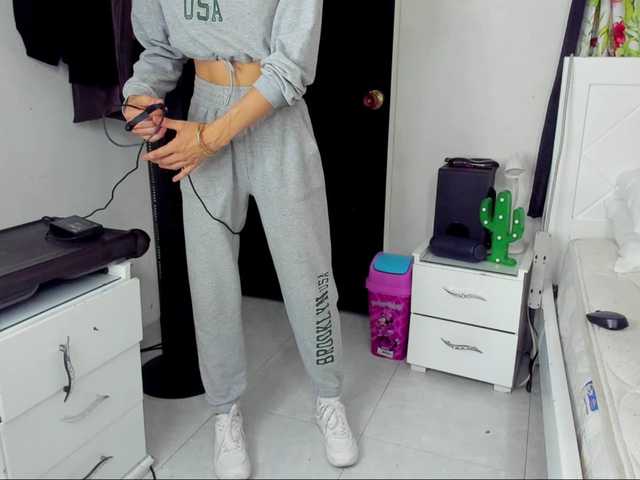 Live sex webcam photo for HannahTight #276306019