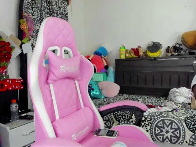 Live sex webcam photo for HannahTight #277343290