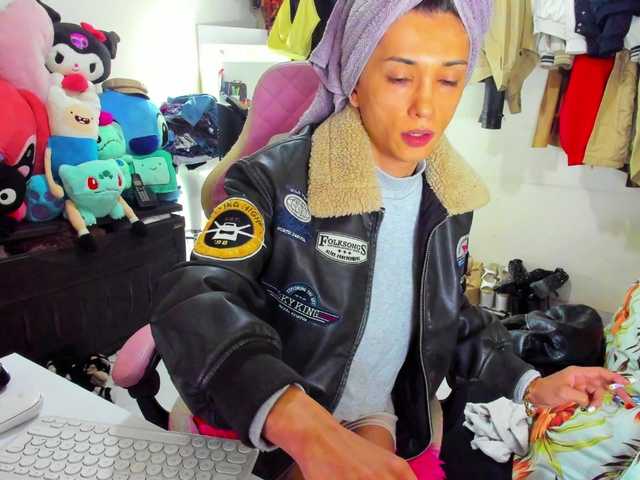 Live sex webcam photo for HannahTight #291687941