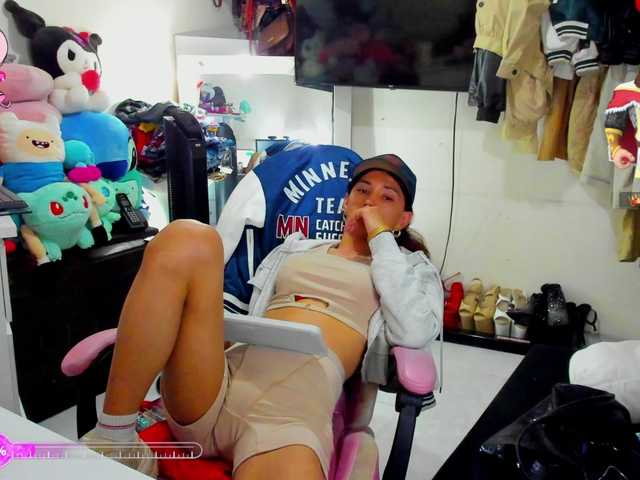 Live sex webcam photo for HannahTight #291780344