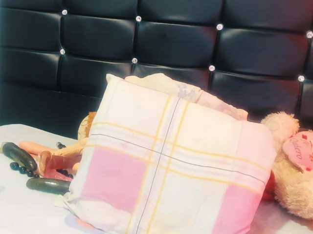 Live sex webcam photo for Hannahwolf #276137574