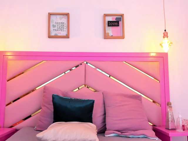 Live sex webcam photo for Hannaloopez #275998588