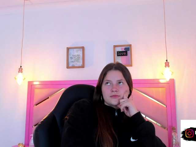 Live sex webcam photo for Hannaloopez #276353449