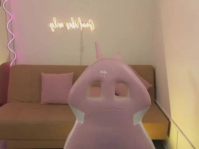 Live sex webcam photo for Hanssel-tay #290668646