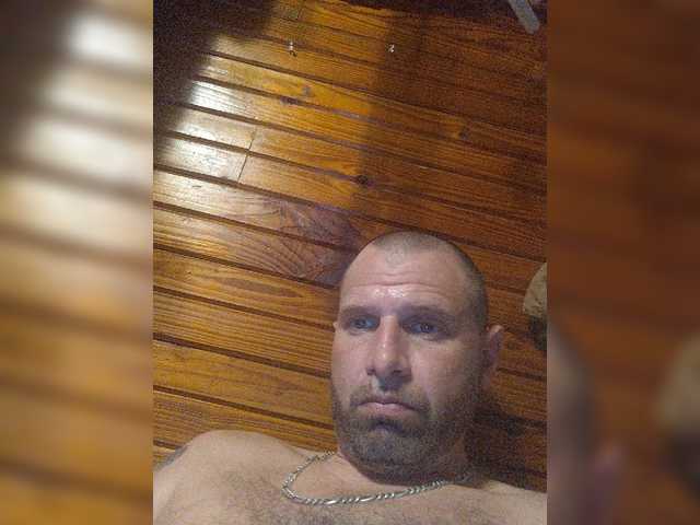 Live sex webcam photo for HappyFeelmore #276160835