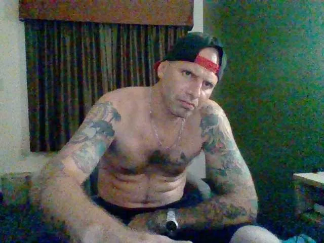 Live sex webcam photo for HappyFeelmore #276230627