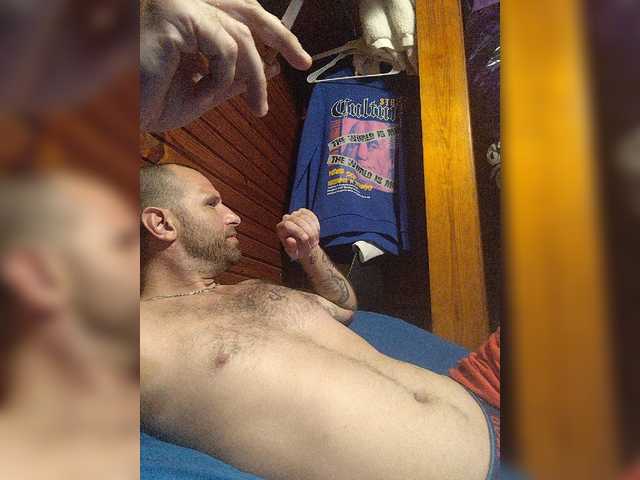 Live sex webcam photo for HappyFeelmore #276287025