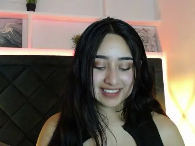 Live sex webcam photo for HappyHolly- #276335403