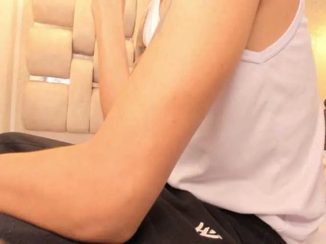 Live sex webcam photo for Hardiin #276816660