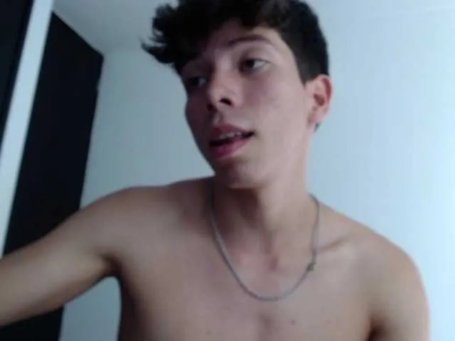 Live sex webcam photo for HardinsScott #276021634