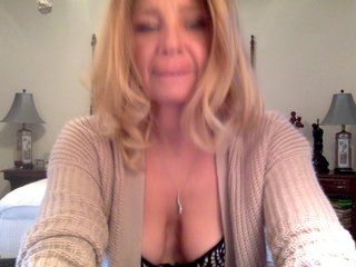 Live sex webcam photo for HarleySummers #192346140