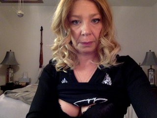 Live sex webcam photo for HarleySummers #192364264