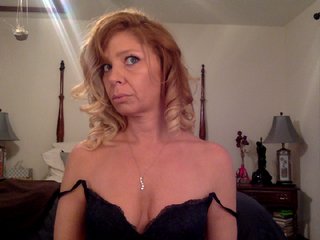 Live sex webcam photo for HarleySummers #194250680