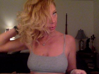 Live sex webcam photo for HarleySummers #200357192