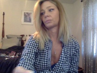 Live sex webcam photo for HarleySummers #203245365