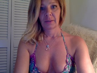 Live sex webcam photo for HarleySummers #208888241