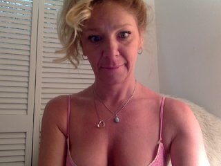 Live sex webcam photo for HarleySummers #209937476