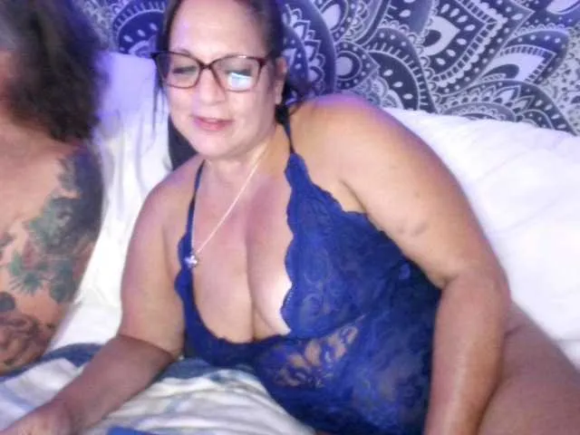 Live sex webcam photo for HarleynVicky #274327536
