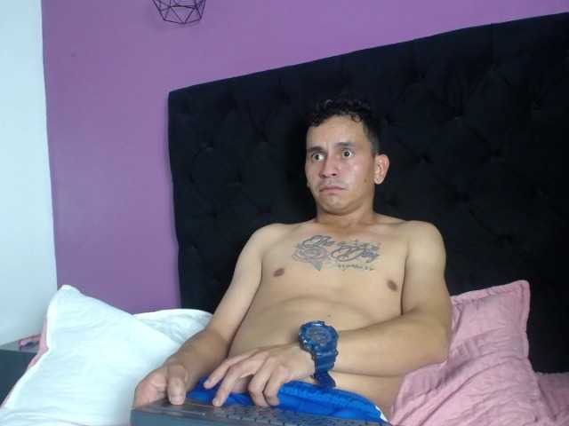 Live sex webcam photo for Harlie-n-jocker #278169688