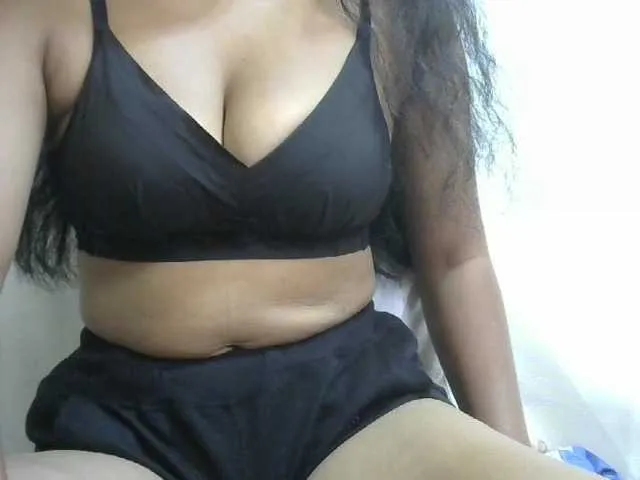 Live sex webcam photo for Harmalie #292649492