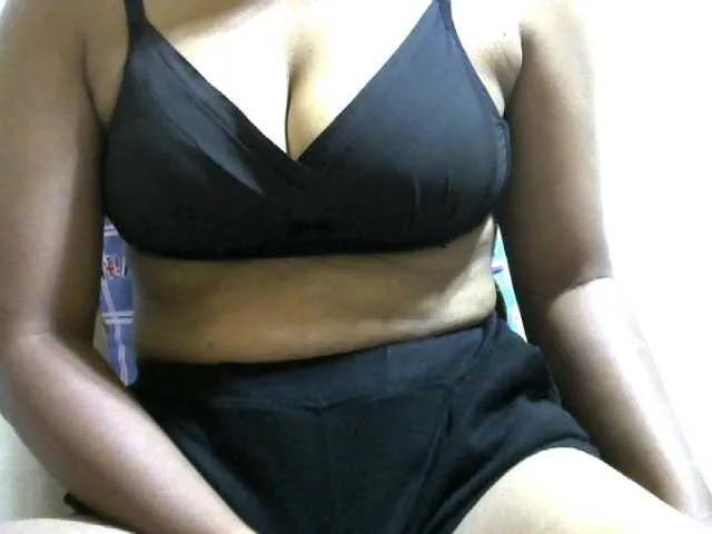 Live sex webcam photo for Harmalie #293416664