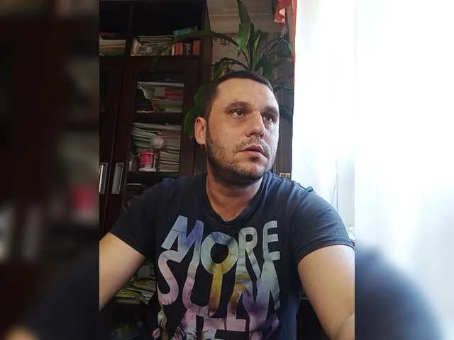 Live sex webcam photo for HaroldAutumn #273291957