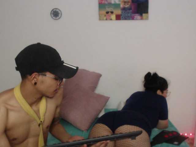 Live sex webcam photo for HarperandLiam #272085438