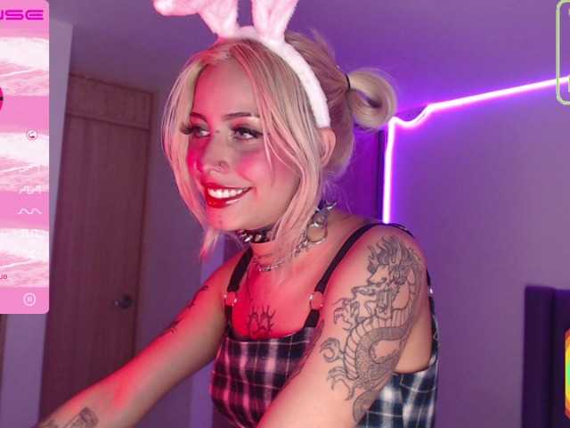 Live sex webcam photo for HateFulBunny #271782527