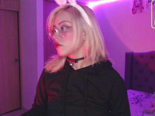 Live sex webcam photo for HateFulBunny #271890704