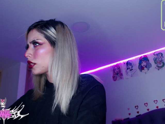 Live sex webcam photo for HateFulBunny #273159717