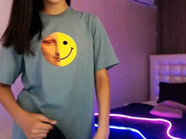 Live sex webcam photo for HatumiSou #288044585