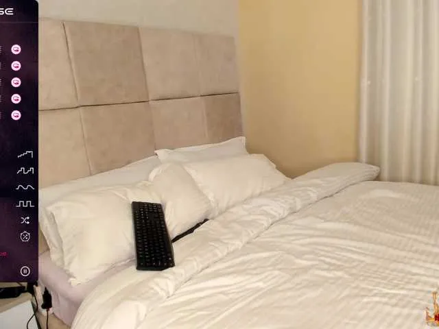 Live sex webcam photo for Hawt-Appetit- #277540239