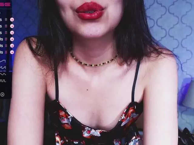 Live sex webcam photo for HayamiVong #274575069