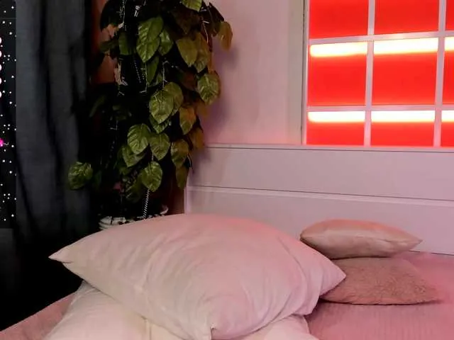 Live sex webcam photo for HayleFireHot #277144659