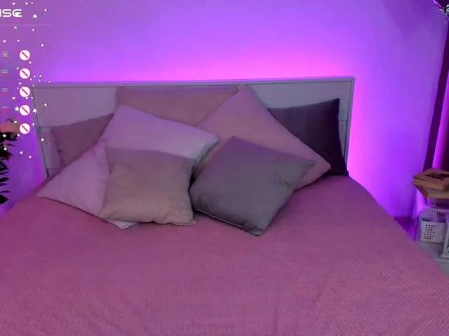 Live sex webcam photo for HayleFireHot #277357748