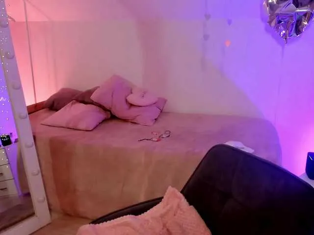 Live sex webcam photo for HayleFireHot #277386520