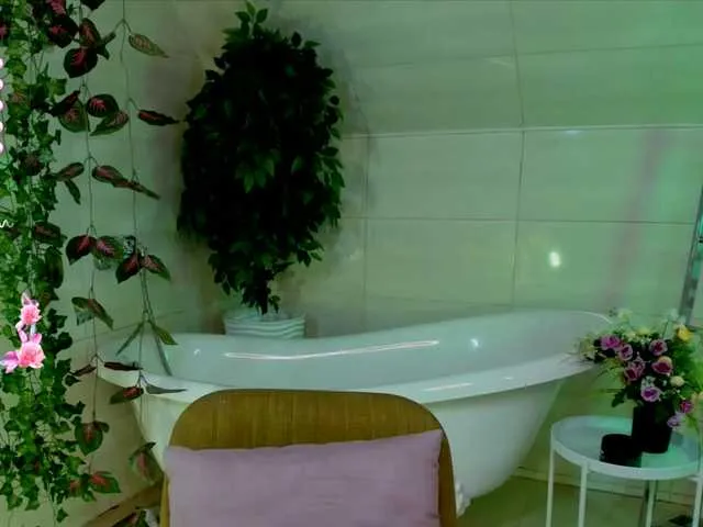 Live sex webcam photo for HayleFireHot #278128685