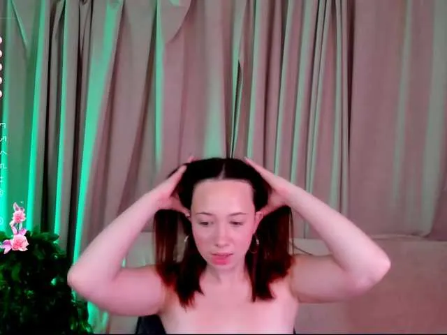 Live sex webcam photo for HayleFireHot #289325249