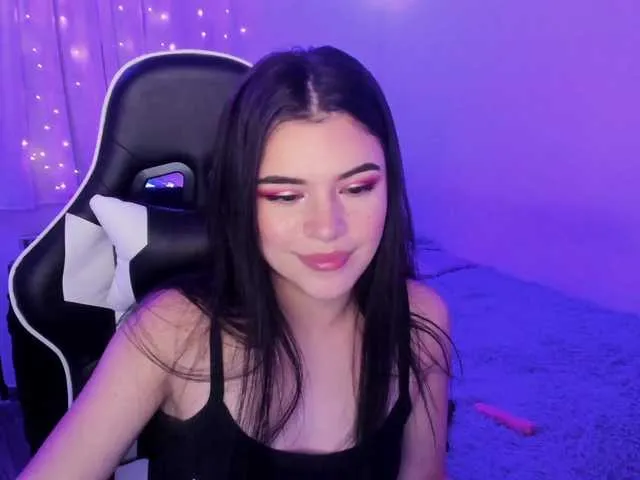 Live sex webcam photo for Hayleyrous #272680576