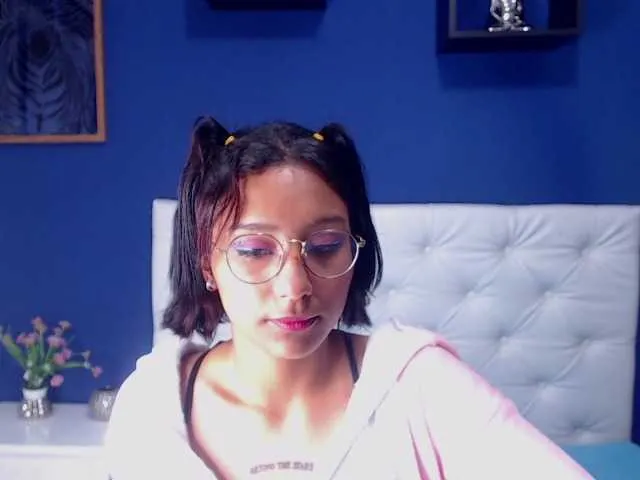 Live sex webcam photo for HaylieBirl #274581420