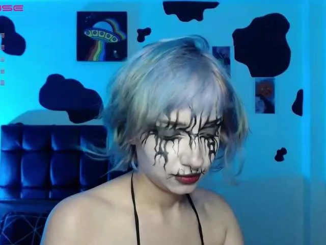 Live sex webcam photo for HazelBlair- #275920436