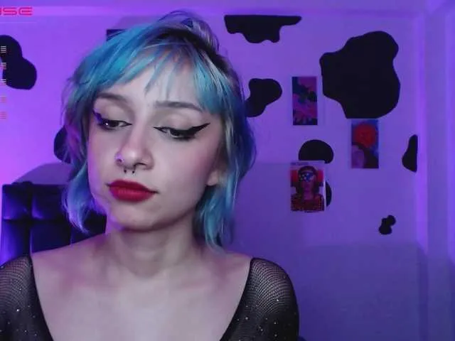 Live sex webcam photo for HazelBlair- #276034058