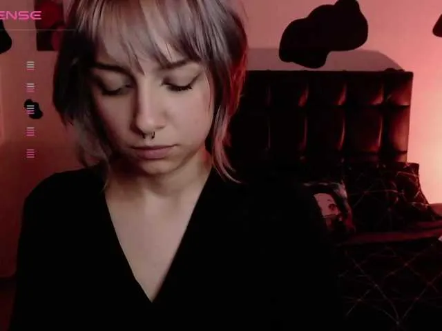 Live sex webcam photo for HazelBlair- #276167439