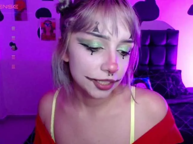 Live sex webcam photo for HazelBlair- #276175196