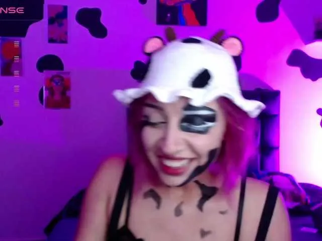 Live sex webcam photo for HazelBlair- #276224598