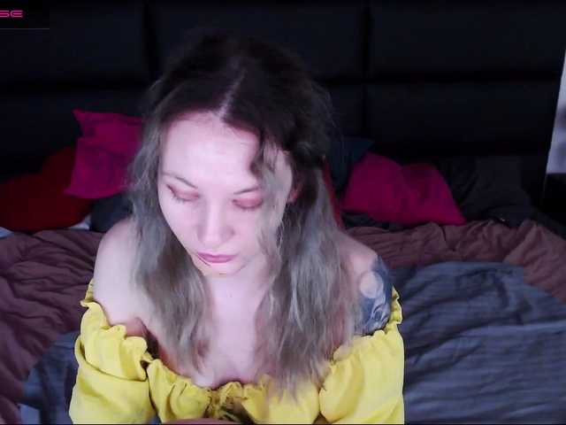 Live sex webcam photo for HazelHarley #271963400